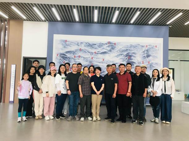 https://artweb.hubei-university.com/__local/F/A7/88/2360805D775E9049B35EAA4FA54_7F95AF91_1C499.jpg