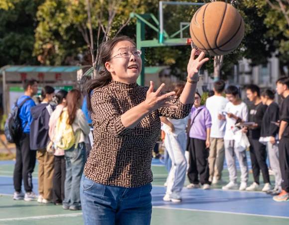 http://tsjy.hubei-university.com/__local/7/4E/52/2B27FB9B4350398F414663D79E4_7C40D001_1E422.jpg