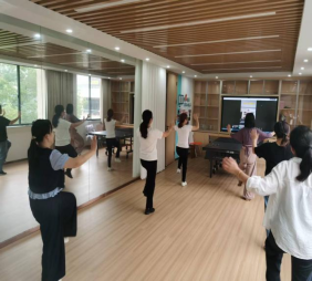 为进一步丰富校医院职工的精神文化生活，不断增强职工归属感与幸福感，校医院职工小家于2026年初建成并投入使用。校...